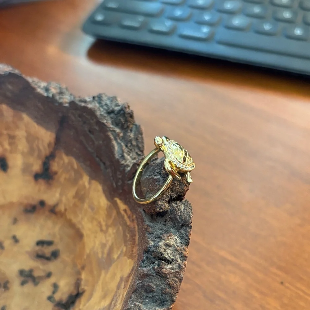 Gold Turtle Ring - Picture 2 of 3